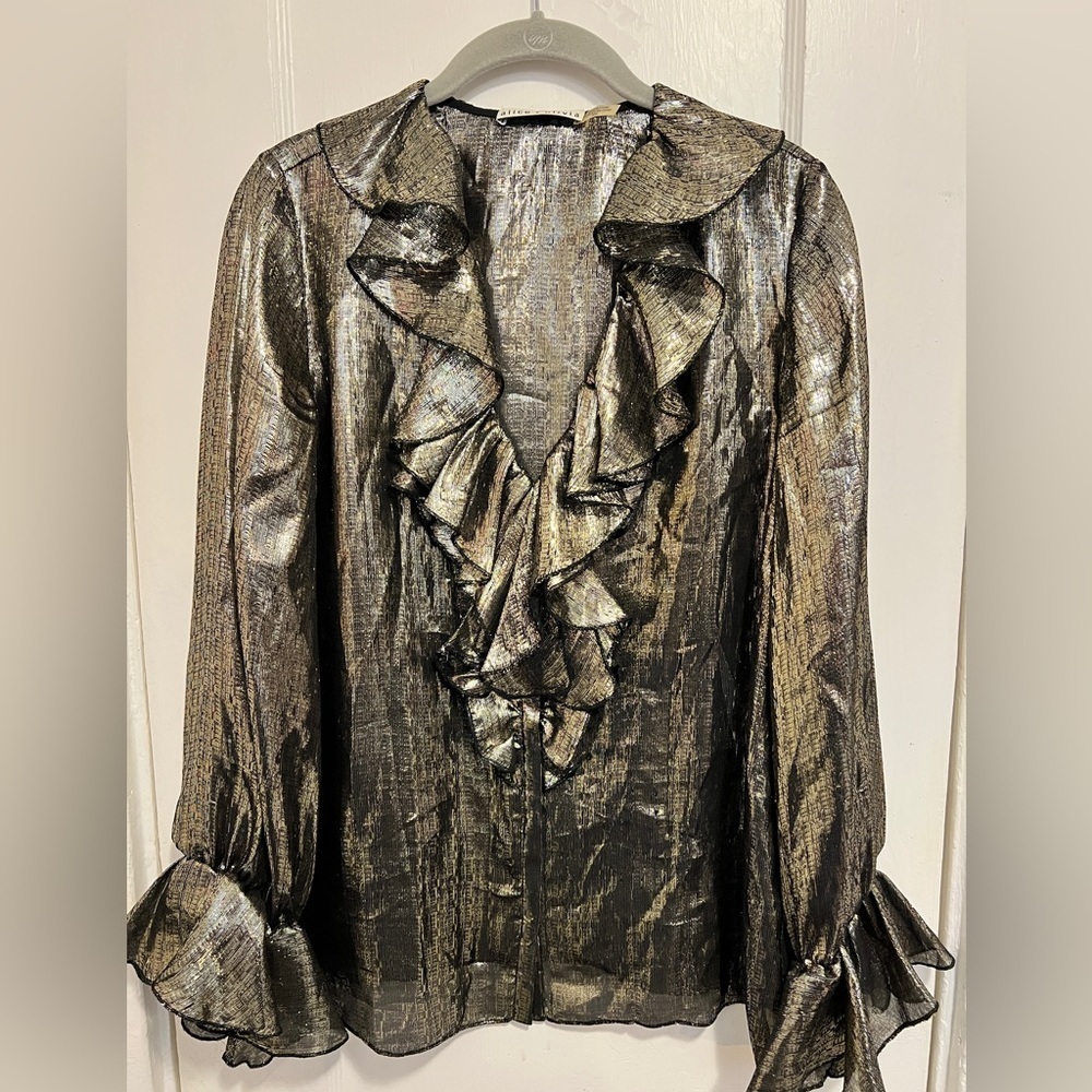 ALICE + OLIVIA Elliot Ruffle Blouse Metallic Gold Ruffle Top - Picture 2 of 12